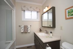 4 Piece Bathroom at 2 Royal Doulton Drive, Parkwoods-Donalda, Toronto