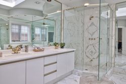 6 Piece Ensuite Bathroom at 9 Cotswold Crescent, St. Andrew-Windfields, Toronto
