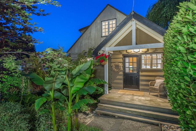 3288-travers-avenue-west-bay-west-vancouver-04 at 3288 Travers Avenue, West Bay, West Vancouver