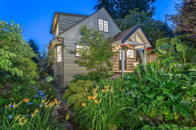 3288-travers-avenue-west-bay-west-vancouver-06 at 3288 Travers Avenue, West Bay, West Vancouver