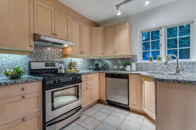 3288-travers-avenue-west-bay-west-vancouver-10 at 3288 Travers Avenue, West Bay, West Vancouver