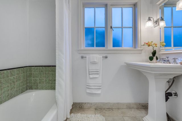 3288-travers-avenue-west-bay-west-vancouver-19 at 3288 Travers Avenue, West Bay, West Vancouver