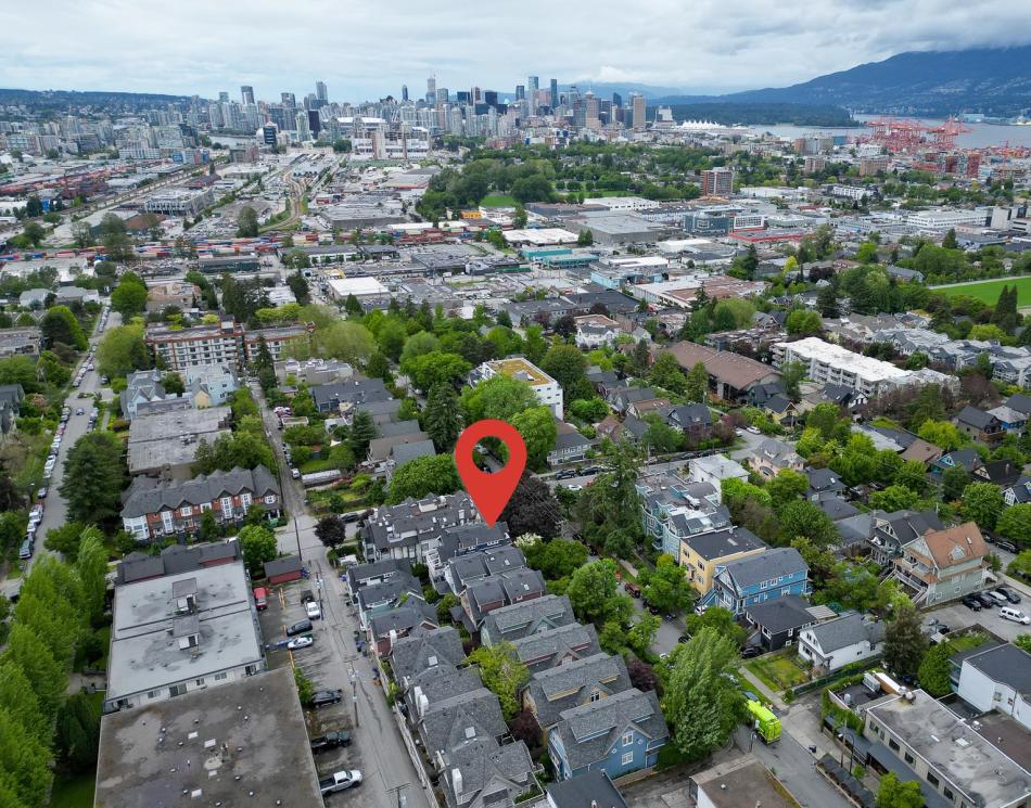 1618 Grant Street, Grandview Woodland, Vancouver East photo number 2