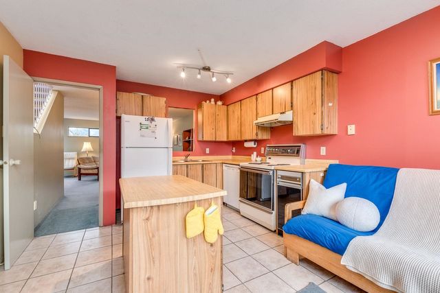 13-1434-mahon-avenue-central-lonsdale-north-vancouver-09 at 13 1434 Mahon Avenue, Central Lonsdale, North Vancouver