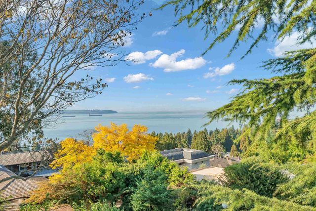 2602-ottawa-avenue-dundarave-west-vancouver-02 at 2602 Ottawa Avenue, Dundarave, West Vancouver