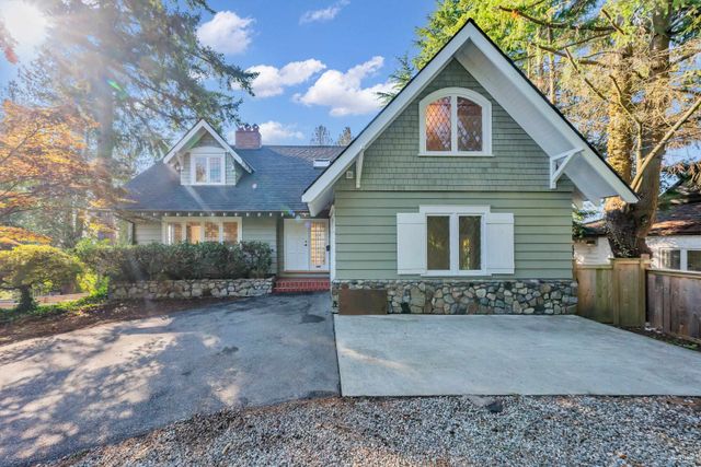 2602-ottawa-avenue-dundarave-west-vancouver-03 at 2602 Ottawa Avenue, Dundarave, West Vancouver