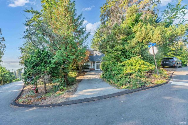 2602-ottawa-avenue-dundarave-west-vancouver-40 at 2602 Ottawa Avenue, Dundarave, West Vancouver