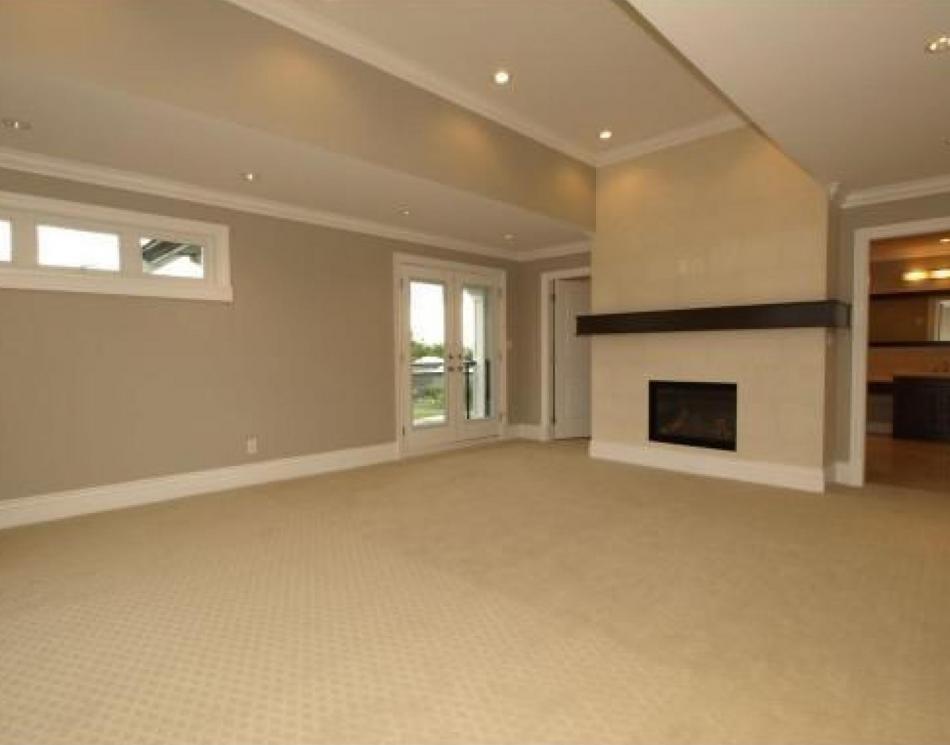 1425 Sutherland Avenue, North Vancouver photo number 2