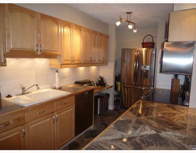 55298 at 703 - 1480 Duchess Avenue, West Vancouver