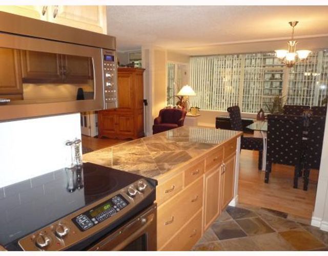 55299 at 703 - 1480 Duchess Avenue, West Vancouver