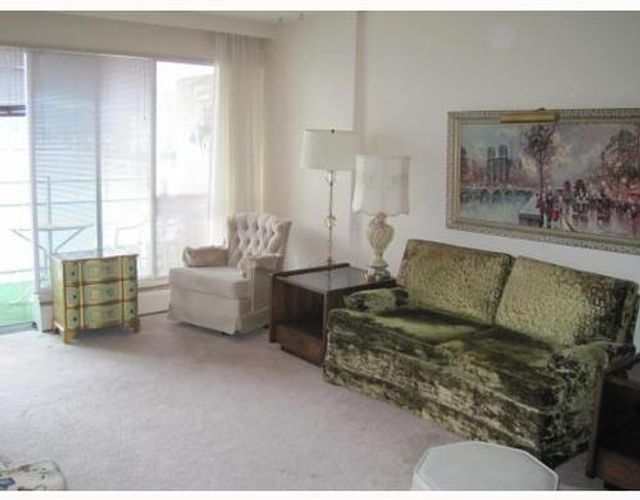 55109 at 401 - 2246 Bellevue Avenue, West Vancouver