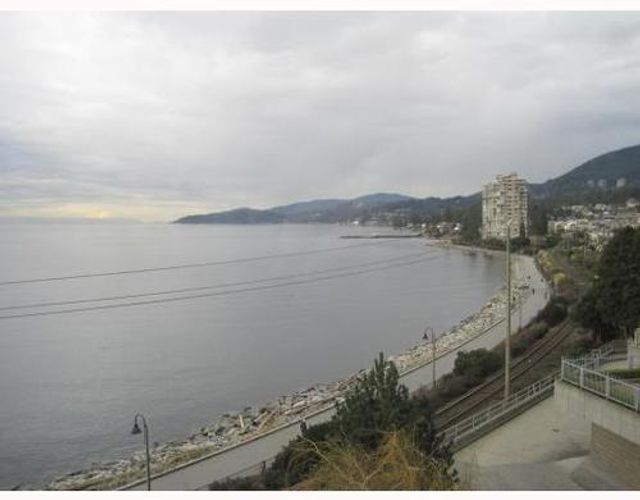 55111 at 401 - 2246 Bellevue Avenue, West Vancouver