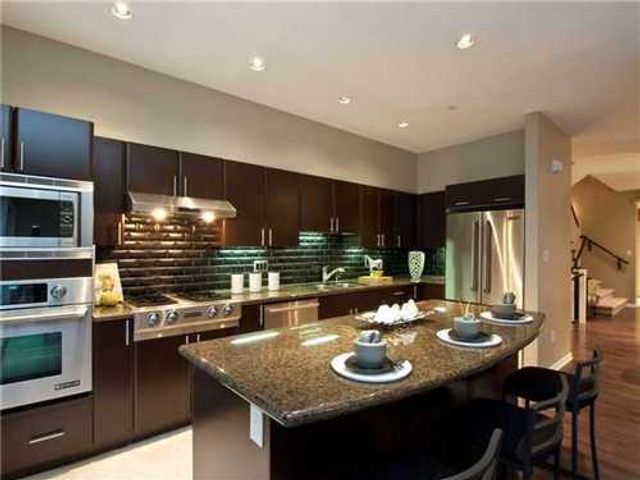 55830 at 6 - 3750 Edgemont Boulevard, North Vancouver