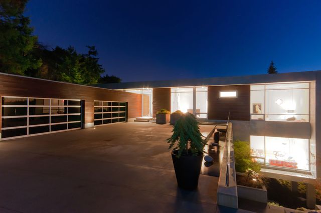 3277 at 4070 Almondel Road, West Vancouver