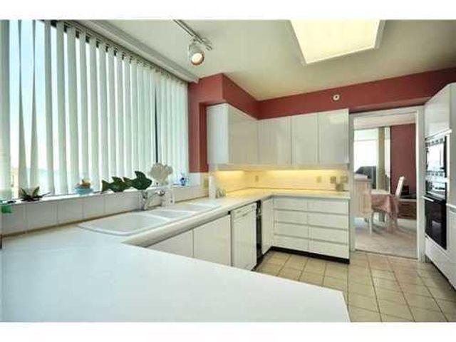 54923 at 1001 - 2280 Bellevue Avenue, West Vancouver