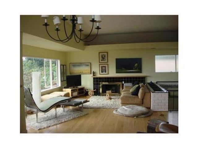 55222 at 1420 Queens Avenue, West Vancouver