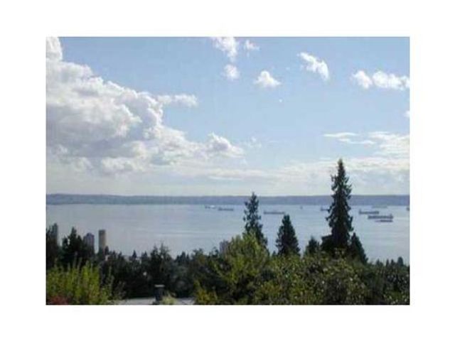 55226 at 1420 Queens Avenue, West Vancouver