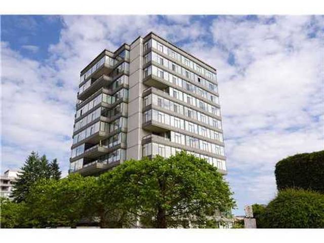 55308 at 205 - 1480 Duchess Avenue, West Vancouver