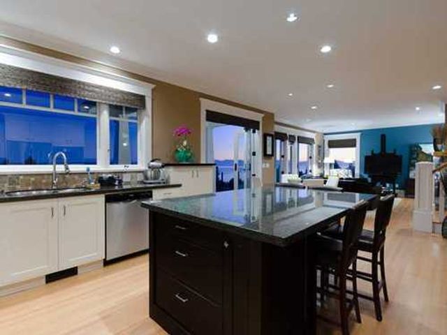 5890 at 2352 Orchard Lane, West Vancouver