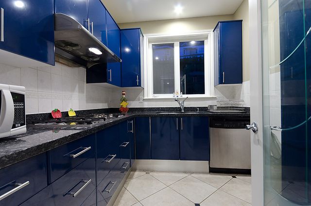 6642 at 2323 Queens Avenue, West Vancouver