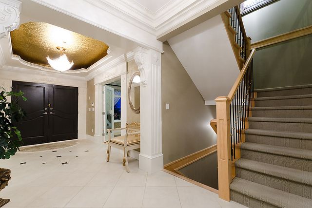 6682 at 2323 Queens Avenue, West Vancouver