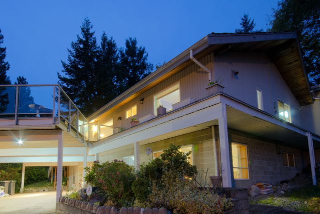 7303 at 2054 Russet Way, West Vancouver