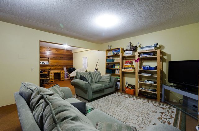 7357 at 2054 Russet Way, West Vancouver