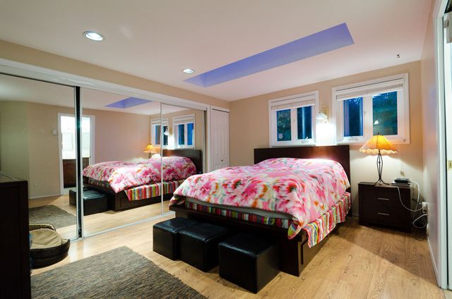 7585 at 6449 Douglas Street