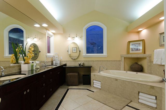 8686 at 2278 Orchard Lane, West Vancouver