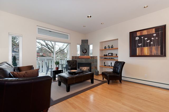 8972 at 232 - 10th Street East, North Vancouver