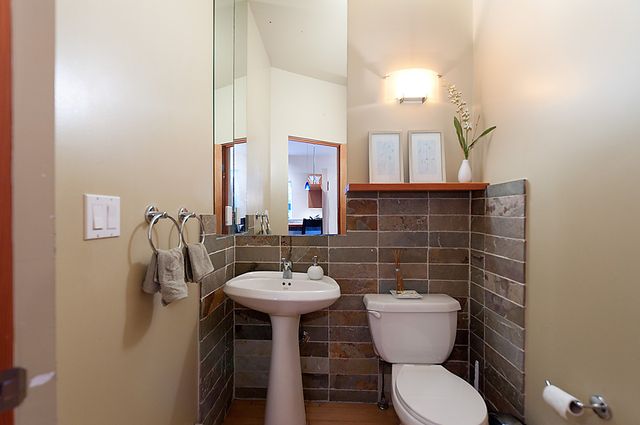 9012 at 232 - 10th Street East, North Vancouver