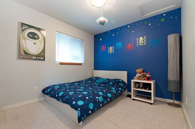 9056 at 232 - 10th Street East, North Vancouver