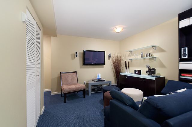 9072 at 232 - 10th Street East, North Vancouver