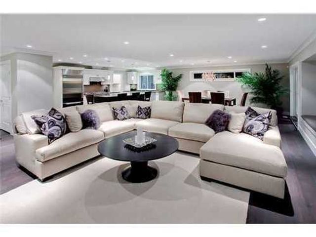 9544-1 at 4293 Canterburry Crescent, North Vancouver