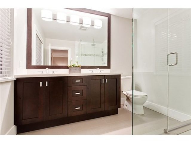 9556-1 at 4293 Canterburry Crescent, North Vancouver