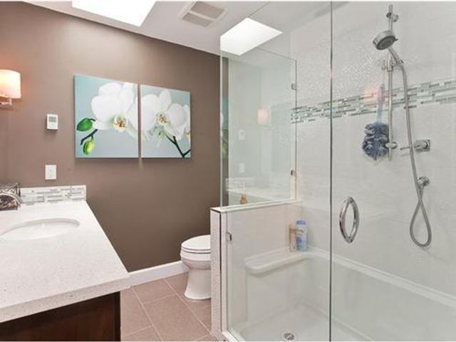 8407 at 3040 William Avenue, North Vancouver