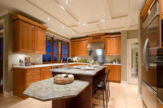 10879 at 5420 Vista Court West, West Vancouver