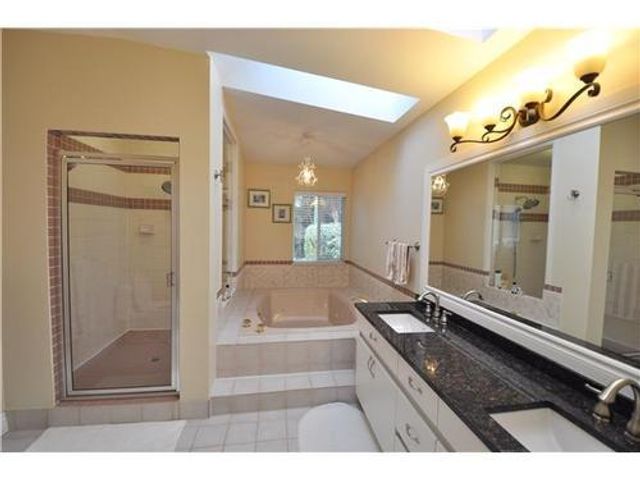 10706 at 866 Sinclair Street, West Vancouver