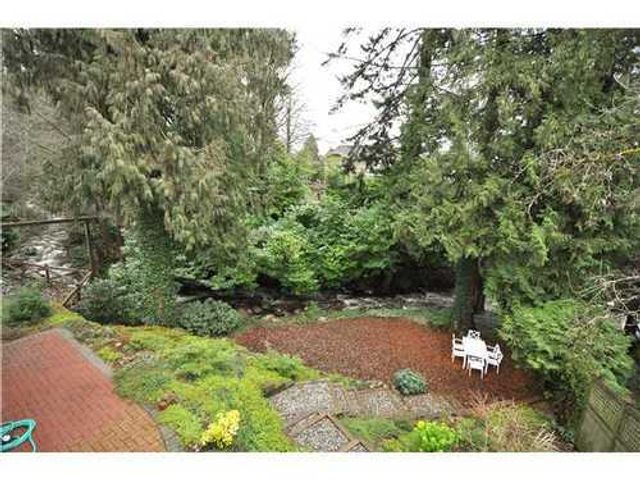 10737 at 866 Sinclair Street, West Vancouver