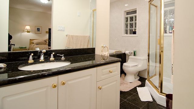 11240 at 81 Bonnymuir Drive, West Vancouver