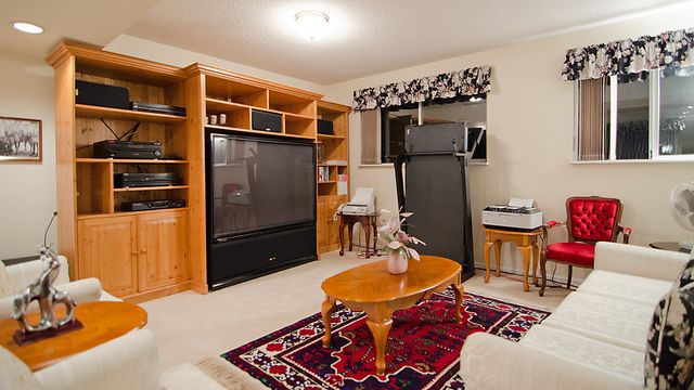 11248 at 81 Bonnymuir Drive, West Vancouver