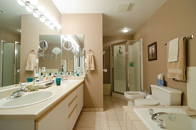 11650 at 2829 Bellevue Avenue, West Vancouver