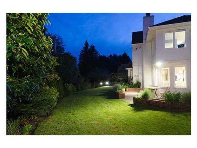 11862 at 2829 Bellevue Avenue, West Vancouver