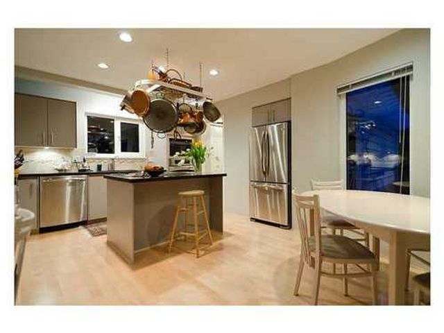 11874 at 2829 Bellevue Avenue, West Vancouver