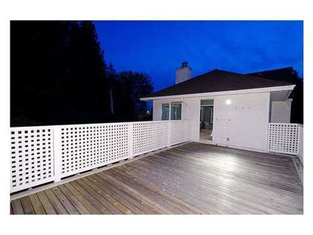 11895 at 2829 Bellevue Avenue, West Vancouver