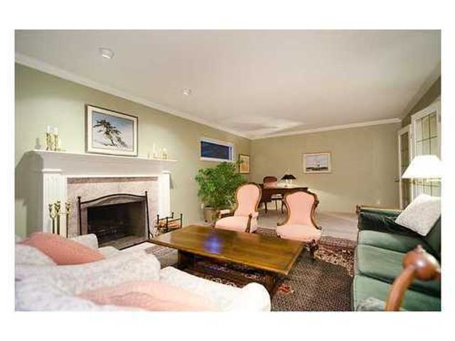 11898 at 2829 Bellevue Avenue, West Vancouver