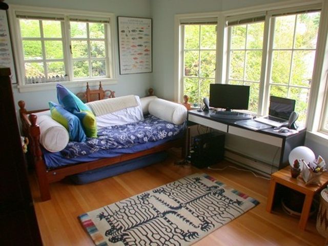 12649 at 3288 Travers Avenue, West Vancouver