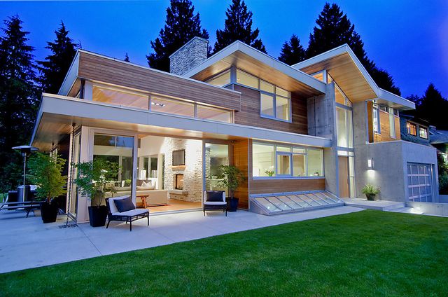 12754 at 3855 Sunnycrest Drive, North Vancouver