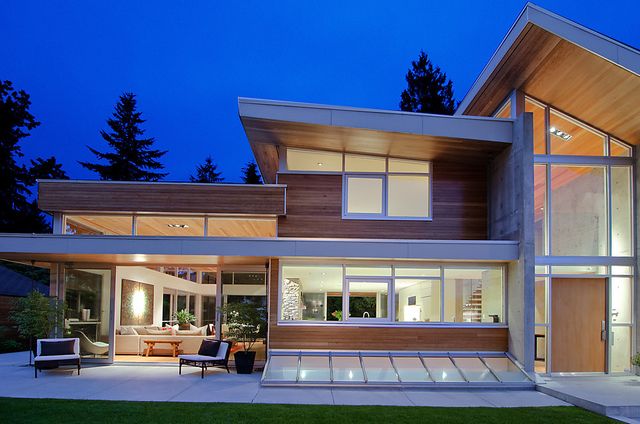 12758 at 3855 Sunnycrest Drive, North Vancouver