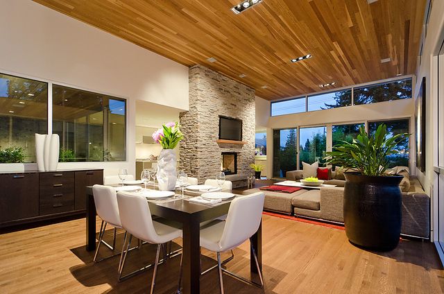 12811 at 3855 Sunnycrest Drive, North Vancouver